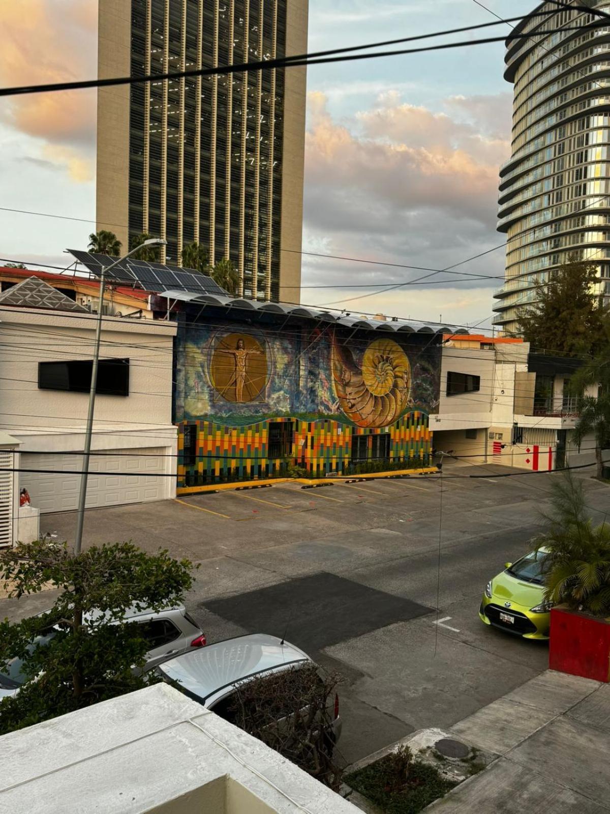 Urban Circunvalacion Guadalajara Eksteriør billede